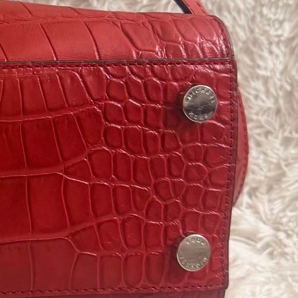 Michael Kors Dillon Large Tote  Bag In Vibrant Red Croc Embossed Leather - Picture 8 of 16